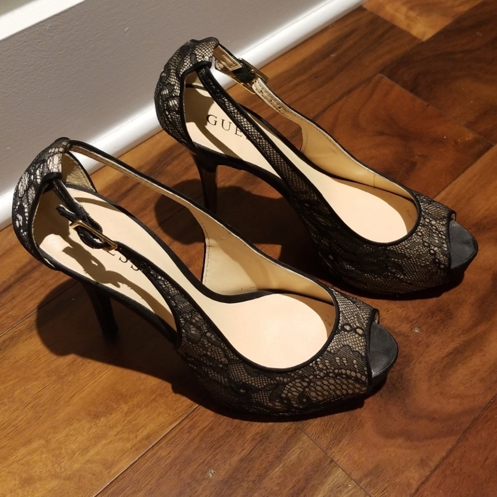 Lace peep toe slingback pumps